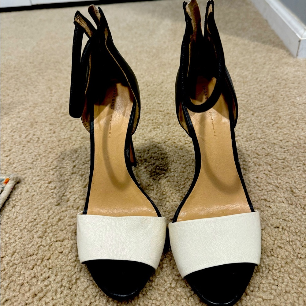Zara Basic Leather sandal